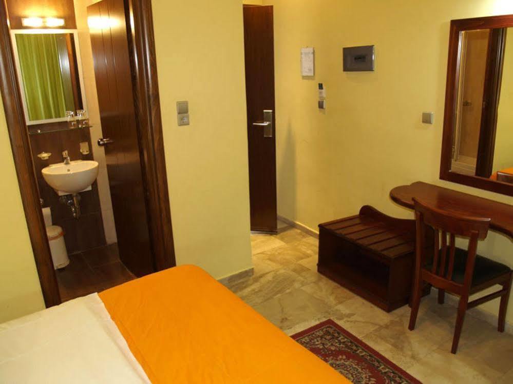 Filoxenia 1 Apartment *